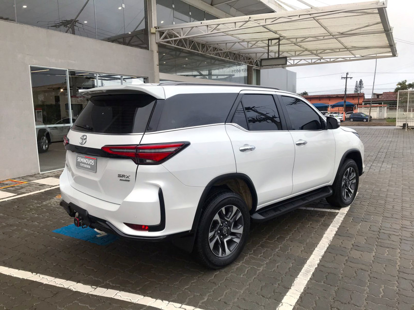 toyota hilux sw4 srx plat. 4x4 2.8 tb die. automatico4
