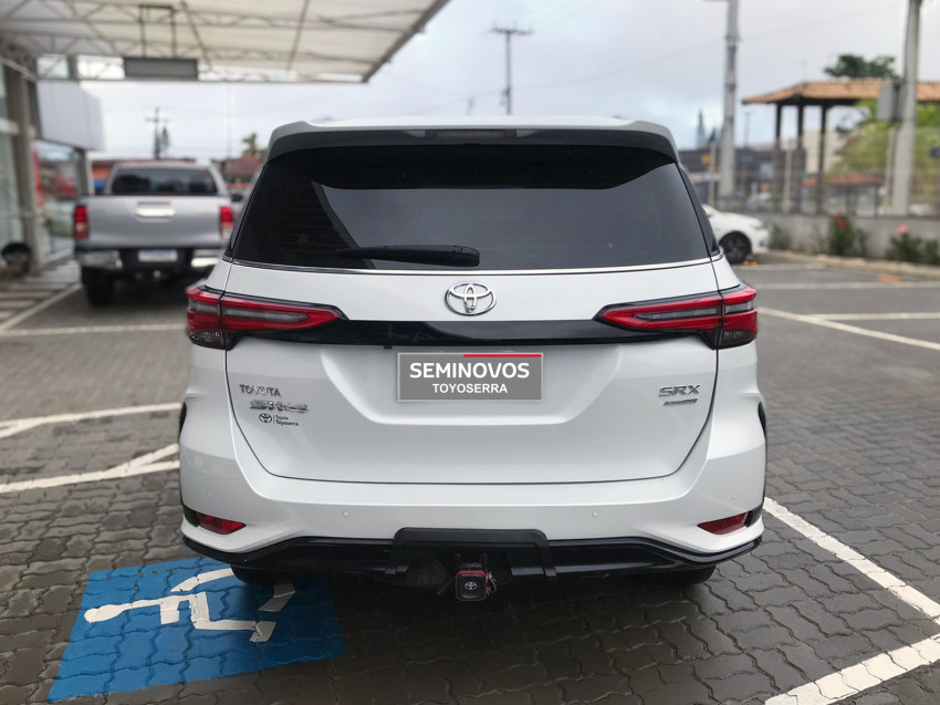toyota hilux sw4 srx plat. 4x4 2.8 tb die. automatico13