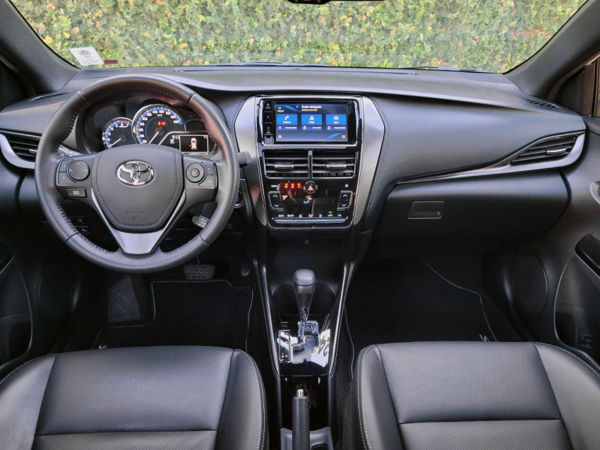 toyota yaris xls 1.5 flex  automatico6