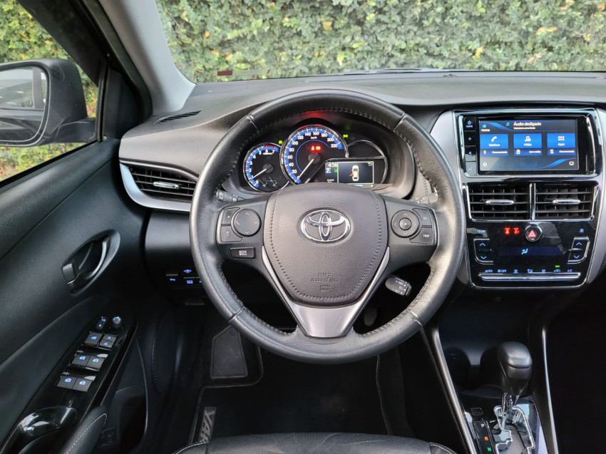 baixa km! - toyota yaris xls sedan 1.5 flex  automatico10