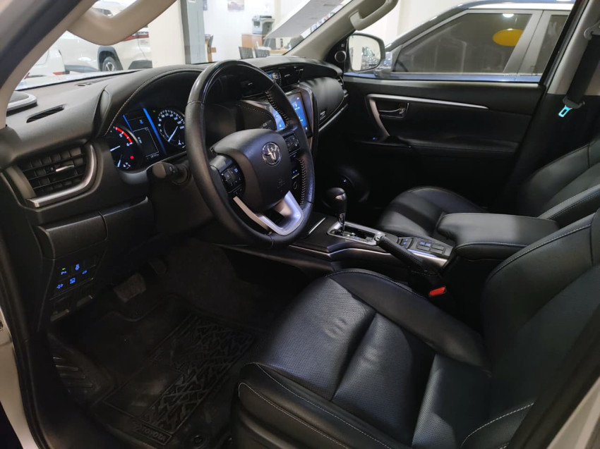 baixa km! - toyota hilux sw4 srx 4x4 2.8  dies. automatico7