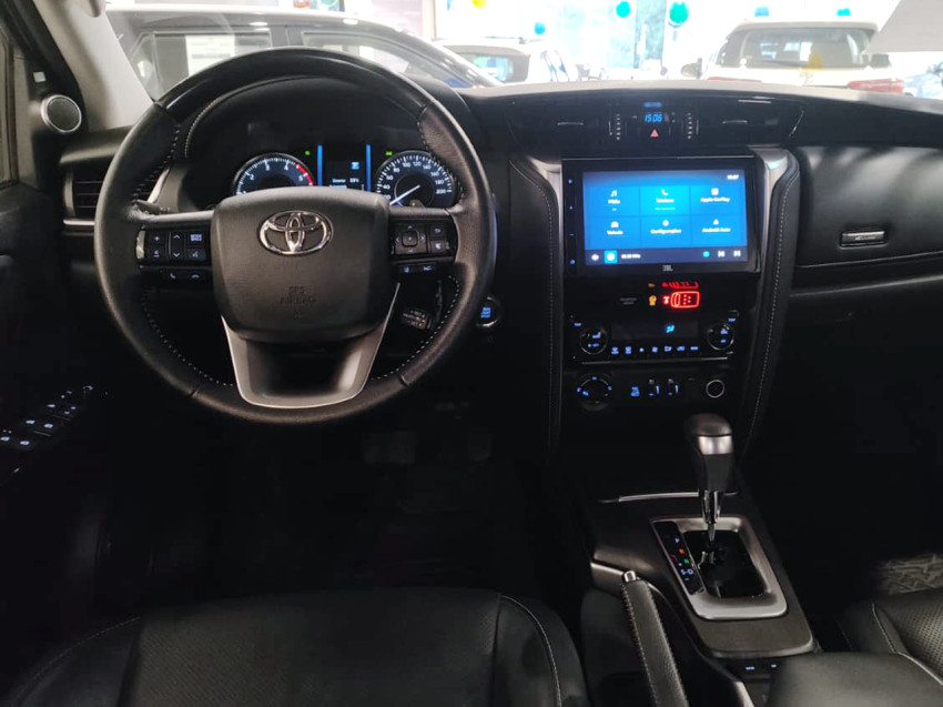 baixa km! - toyota hilux sw4 srx 4x4 2.8  dies. automatico12