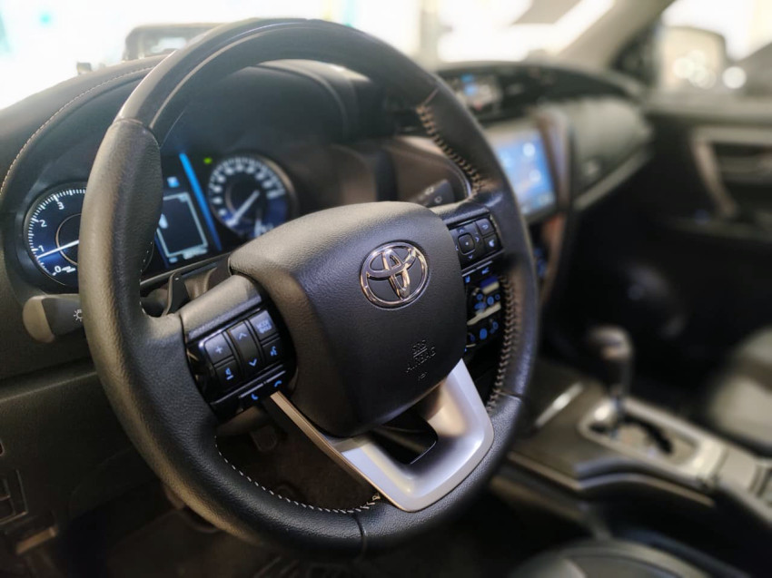 baixa km! - toyota hilux sw4 srx 4x4 2.8  dies. automatico10