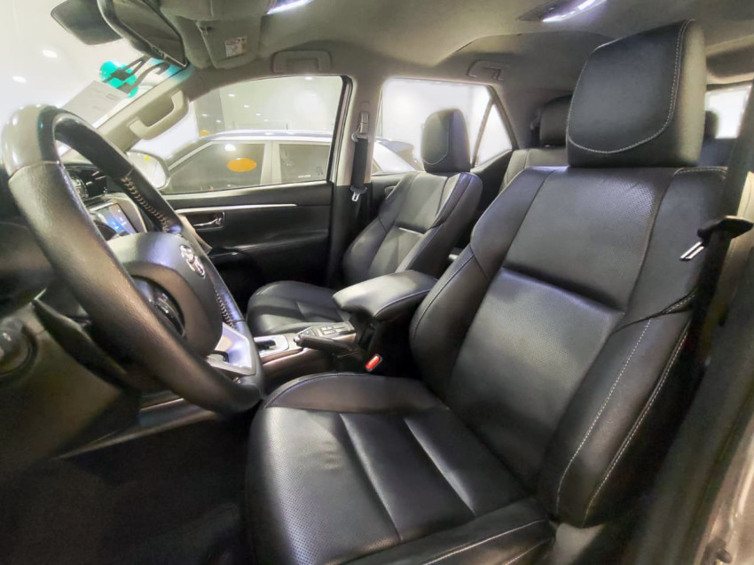 baixa km! - toyota hilux sw4 srx 4x4 2.8  dies. automatico9
