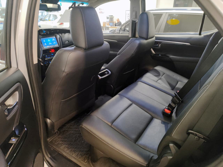 baixa km! - toyota hilux sw4 srx 4x4 2.8  dies. automatico8