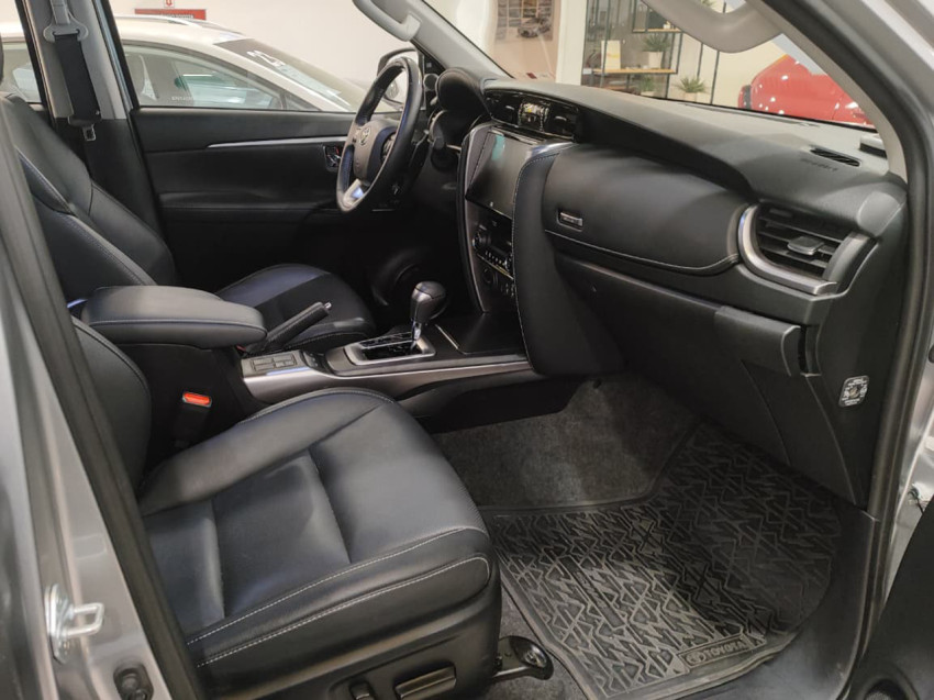 baixa km! - toyota hilux sw4 srx 4x4 2.8  dies. automatico15