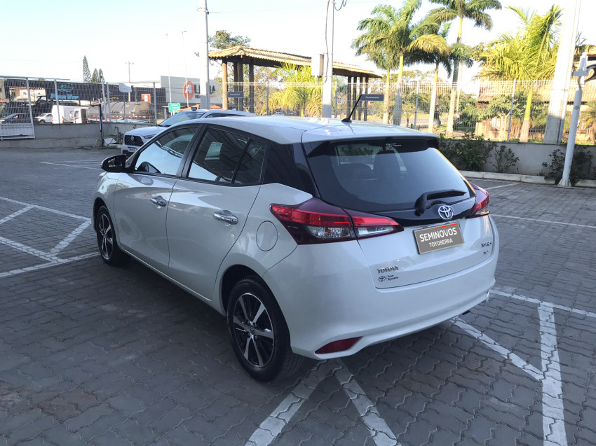 toyota yaris xls 1.5 flex  automatico5