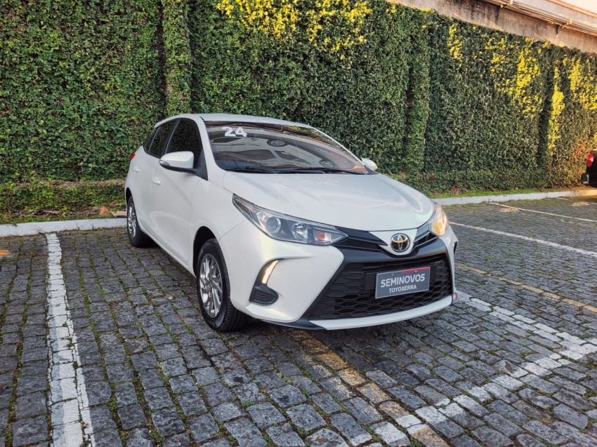 toyota yaris xs 1.5 flex  automatico3