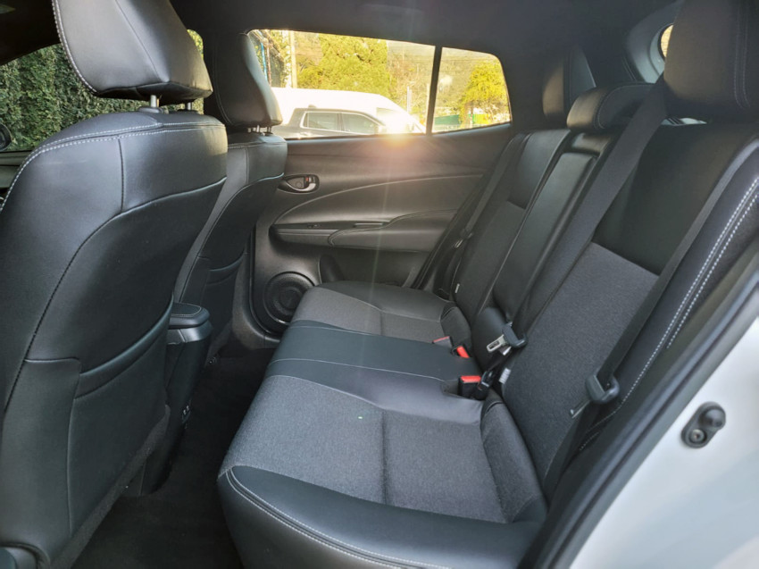 toyota yaris xs 1.5 flex  automatico8