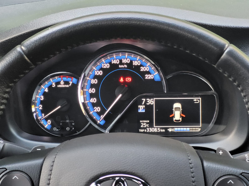 toyota yaris xs 1.5 flex  automatico11