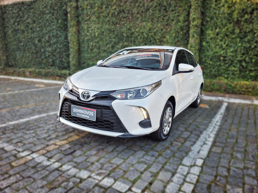 toyota yaris xs 1.5 flex  automatico2