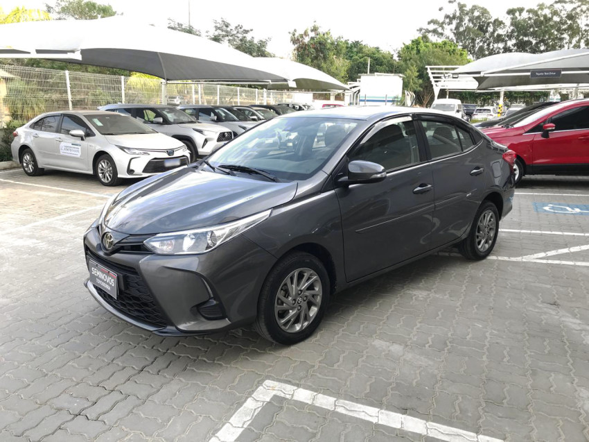 baixa km! - toyota yaris xs sedan 1.5 flex  automatico1