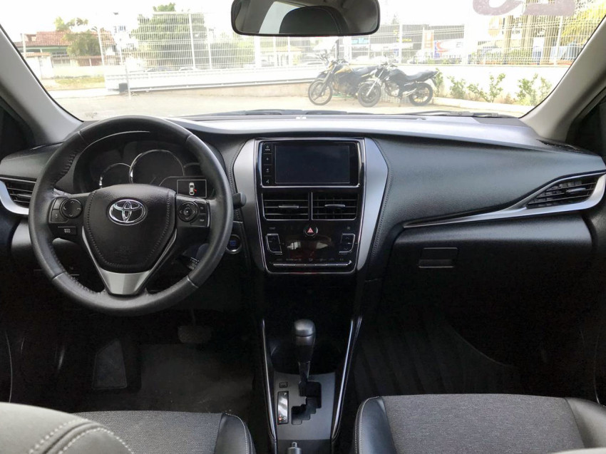 baixa km! - toyota yaris xs sedan 1.5 flex  automatico6