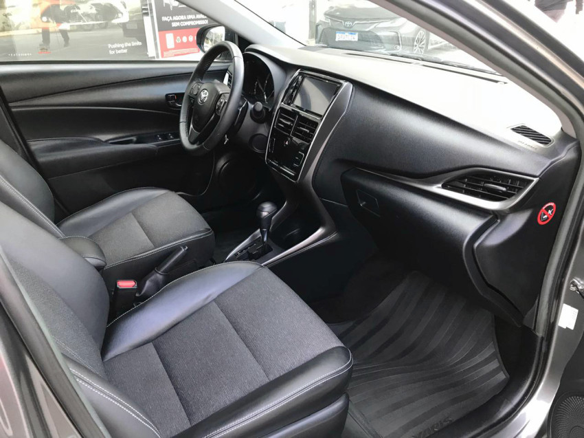 baixa km! - toyota yaris xs sedan 1.5 flex  automatico10