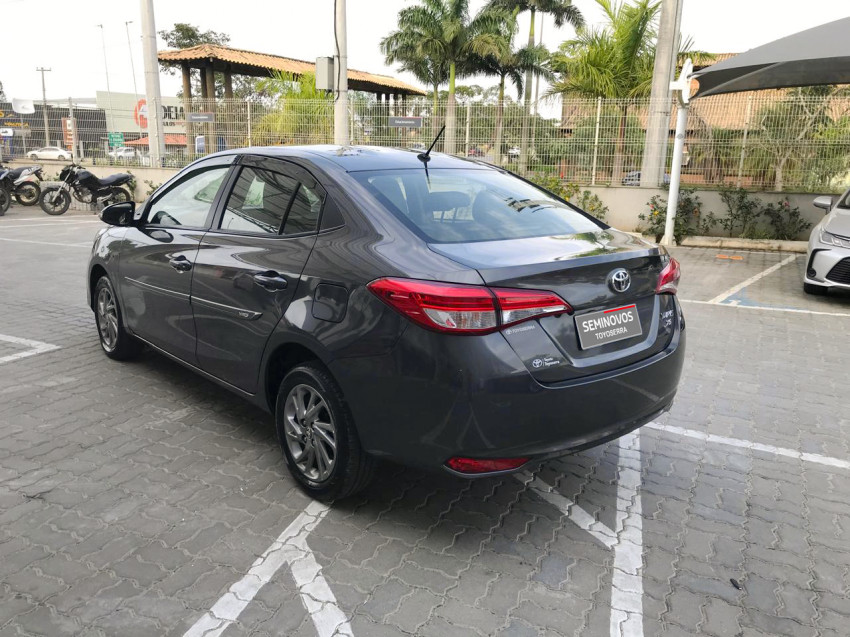 baixa km! - toyota yaris xs sedan 1.5 flex  automatico5