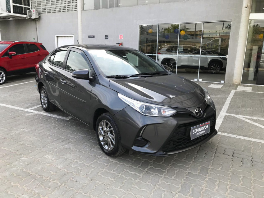 baixa km! - toyota yaris xs sedan 1.5 flex  automatico3