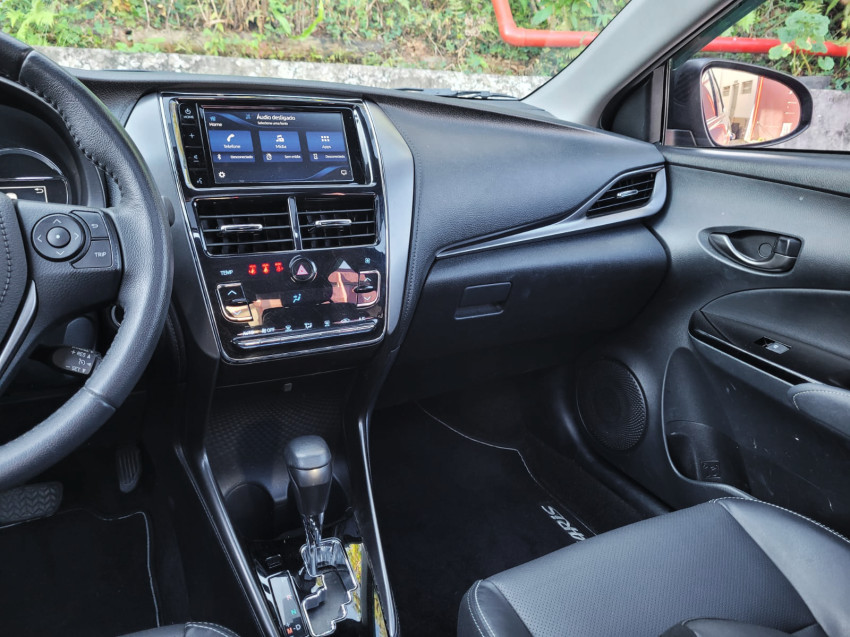 baixa km! - toyota yaris xls sedan 1.5 flex  automatico12