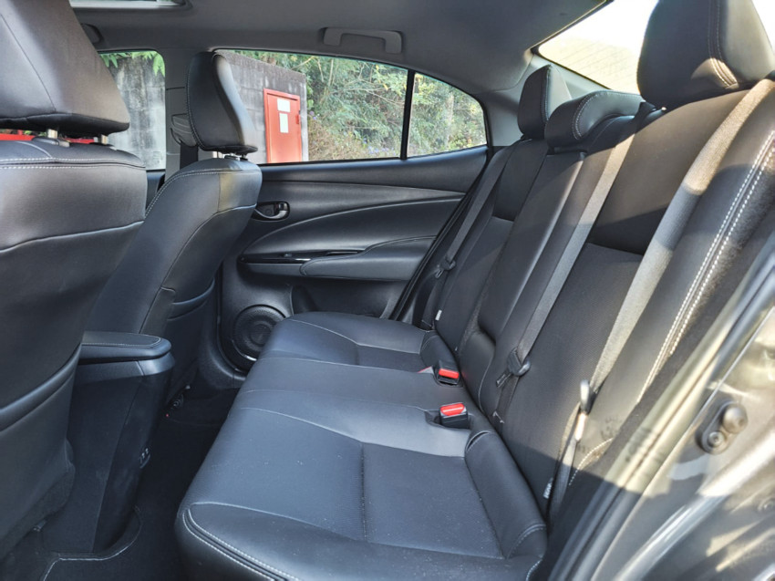 baixa km! - toyota yaris xls sedan 1.5 flex  automatico8