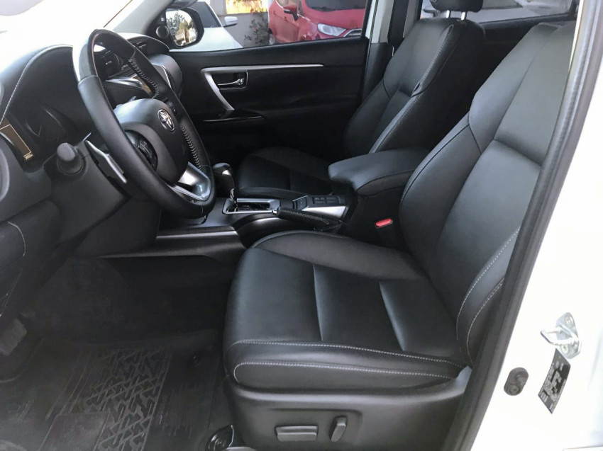 toyota hilux sw4 srx plat. 4x4 2.8 tb die. automatico7