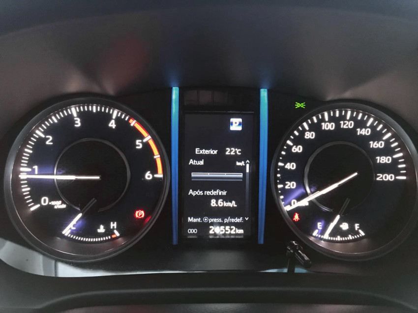 toyota hilux sw4 srx plat. 4x4 2.8 tb die. automatico9