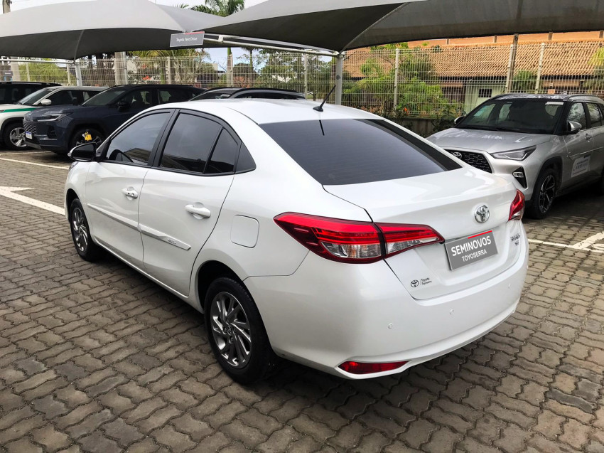 baixa km! - toyota yaris xs sedan 1.5 flex  automatico5