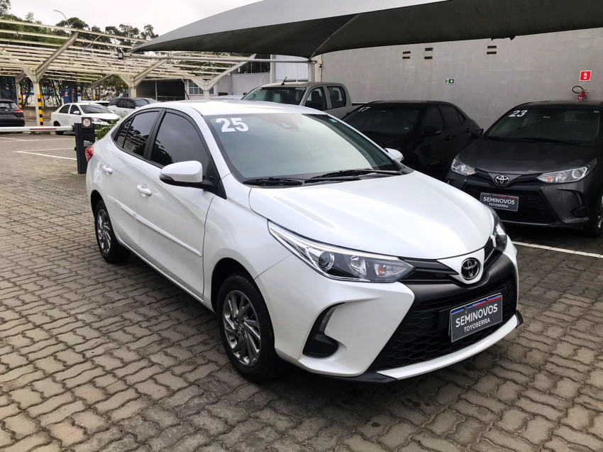 baixa km! - toyota yaris xs sedan 1.5 flex  automatico3