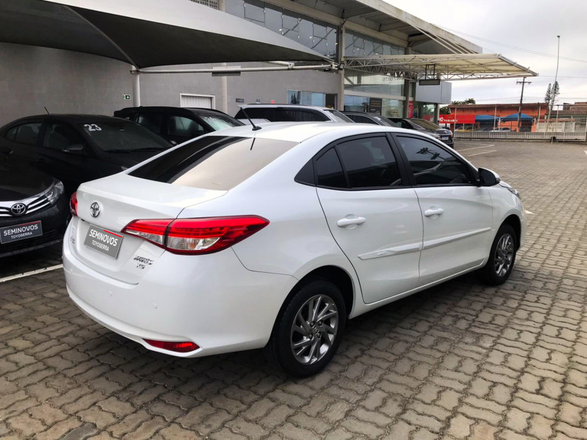 baixa km! - toyota yaris xs sedan 1.5 flex  automatico4