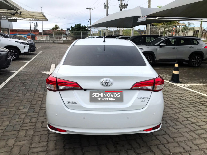 baixa km! - toyota yaris xs sedan 1.5 flex  automatico12