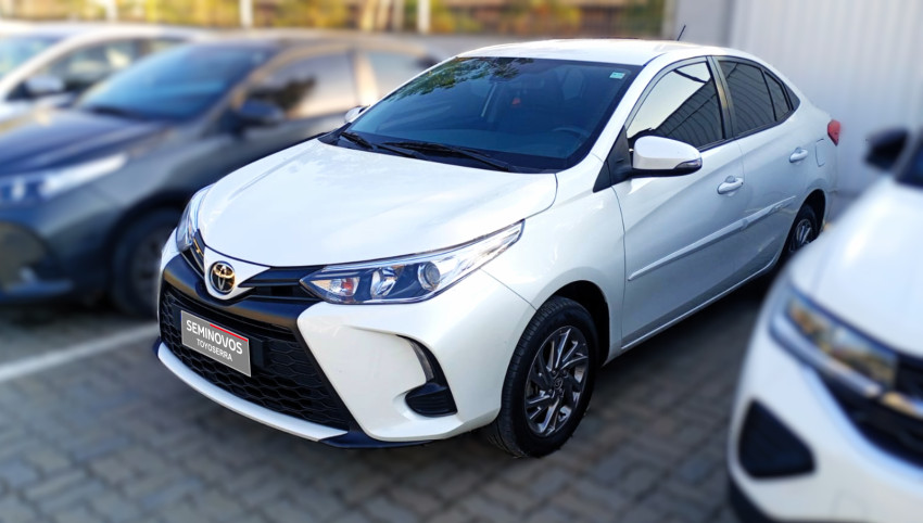 baixa km! - toyota yaris xs sedan 1.5 flex  automatico1