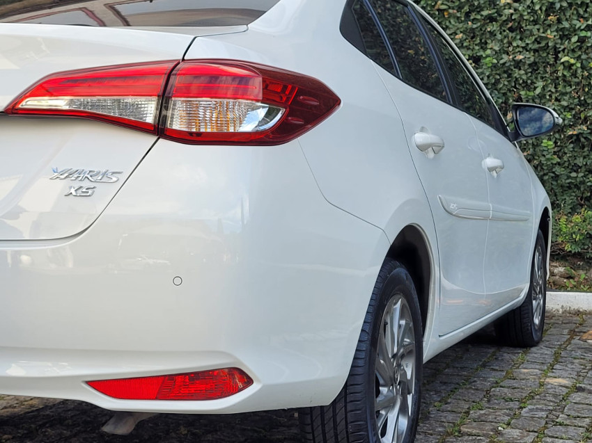 baixa km! - toyota yaris xs sedan 1.5 flex  automatico19