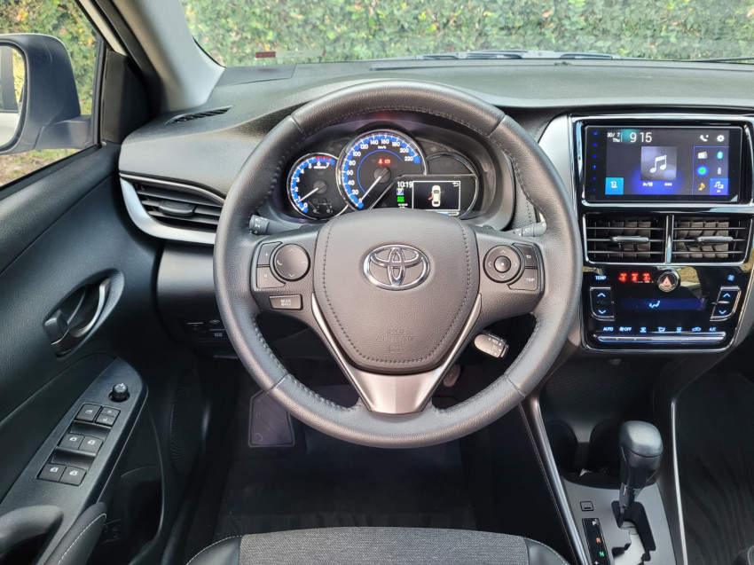 baixa km! - toyota yaris xs sedan 1.5 flex  automatico10