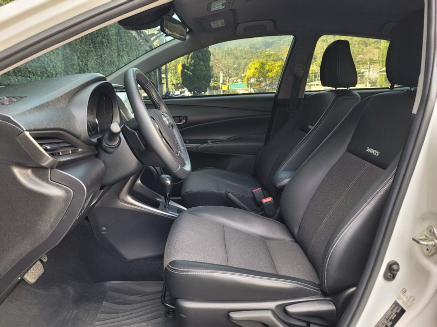 baixa km! - toyota yaris xs sedan 1.5 flex  automatico7