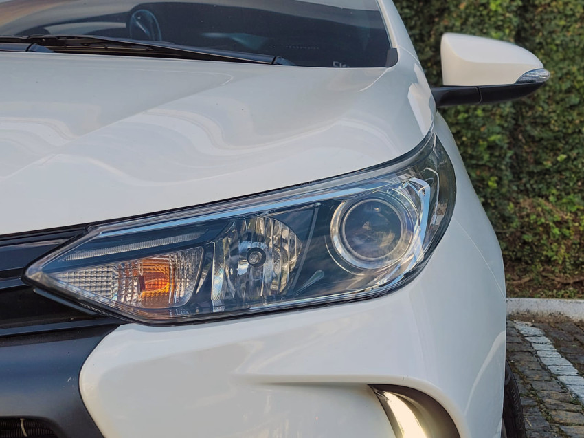 baixa km! - toyota yaris xs sedan 1.5 flex  automatico18