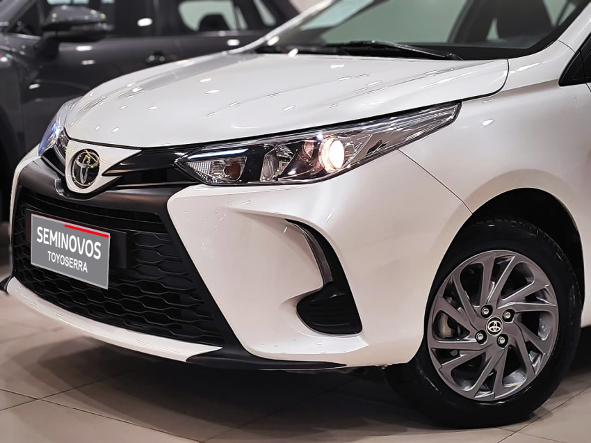 toyota yaris xs sedan 1.5 flex  automatico15