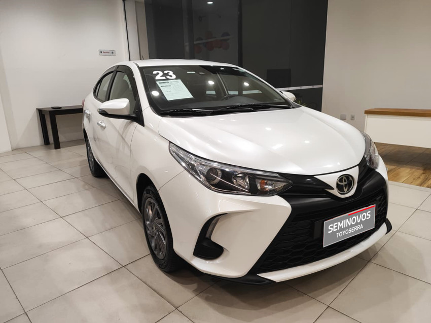 toyota yaris xs sedan 1.5 flex  automatico3