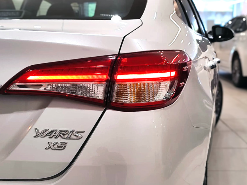 toyota yaris xs sedan 1.5 flex  automatico17