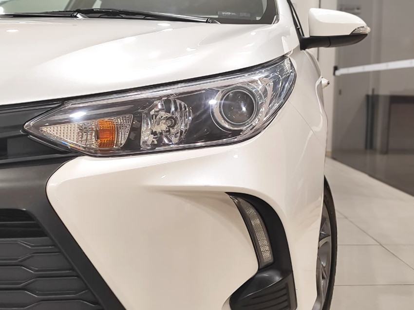 toyota yaris xs sedan 1.5 flex  automatico16
