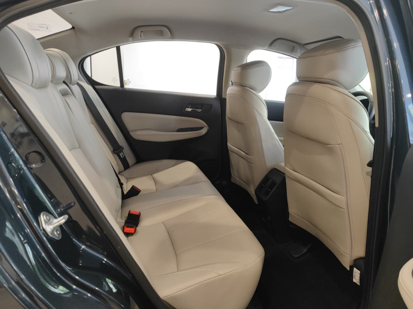 baixa km! - honda city sedan touring 1.5 flex  automatico8