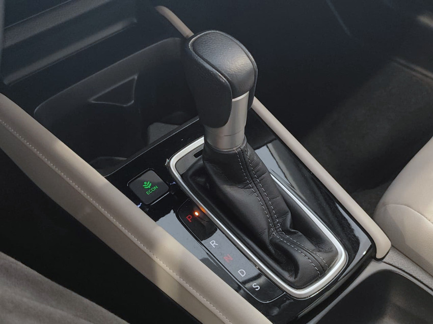 baixa km! - honda city sedan touring 1.5 flex  automatico12