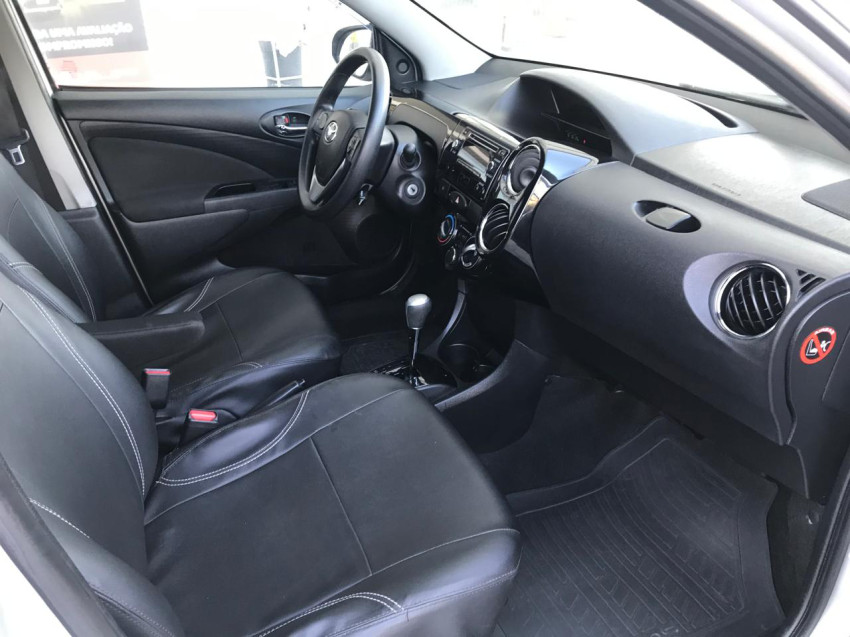 baixa km! - toyota etios x plus sedan 1.5 flex  automatico10