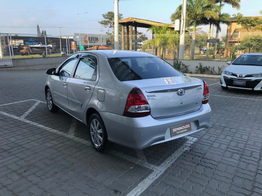 baixa km! - toyota etios x plus sedan 1.5 flex  automatico5