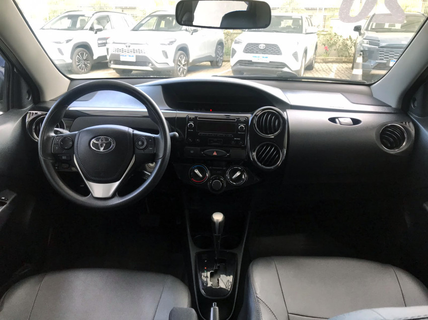 baixa km! - toyota etios x plus sedan 1.5 flex  automatico6