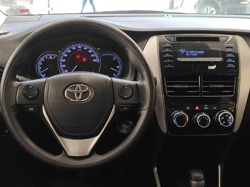 baixa km! - toyota yaris xl sedan 1.5 flex  automatico9