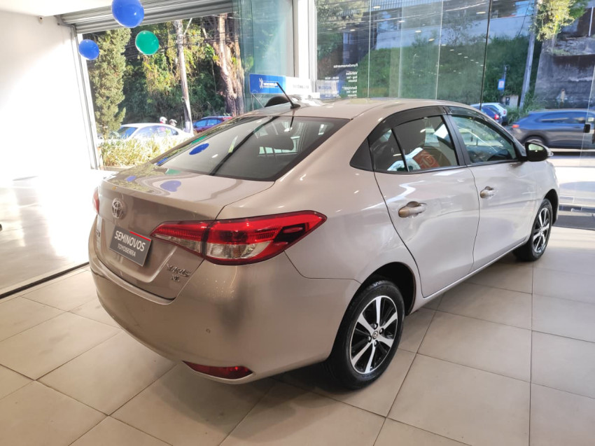 baixa km! - toyota yaris xl sedan 1.5 flex  automatico4