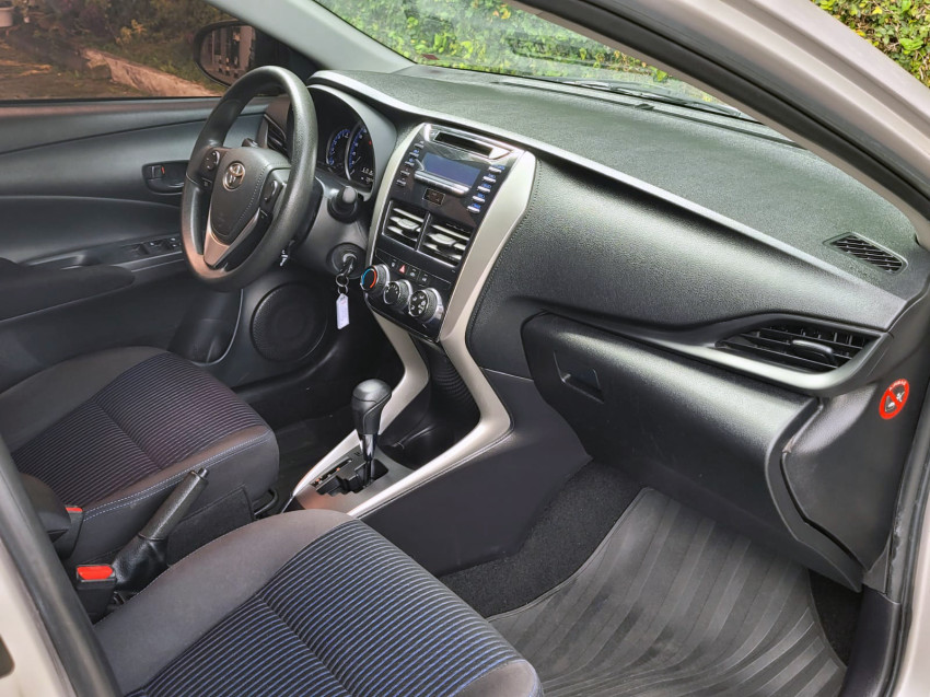 Baixa KM! - Toyota Yaris Xl Sedan 1.5 Flex   Automático13