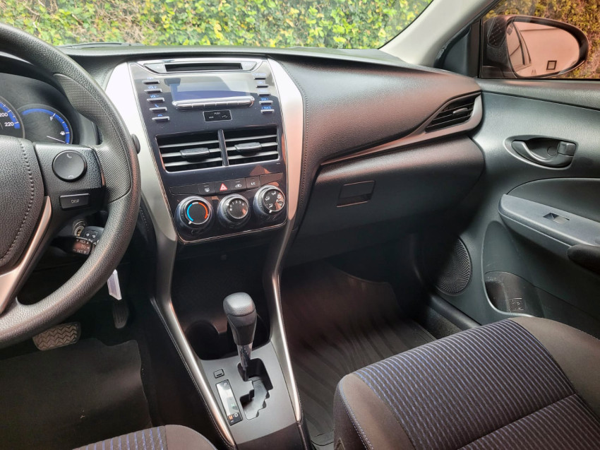 Baixa KM! - Toyota Yaris Xl Sedan 1.5 Flex   Automático12