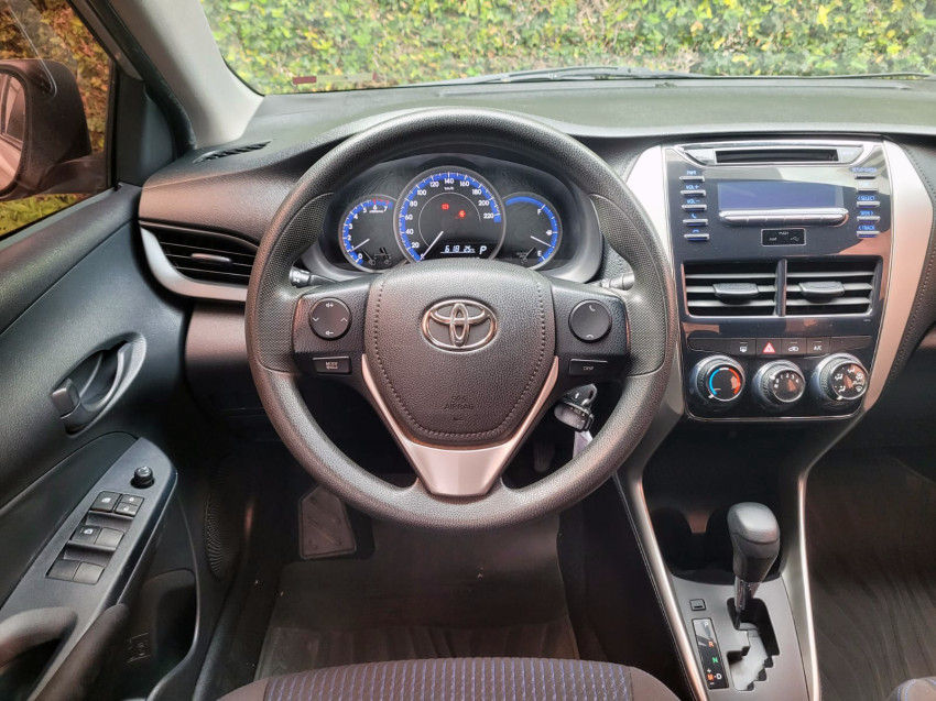 Baixa KM! - Toyota Yaris Xl Sedan 1.5 Flex   Automático10