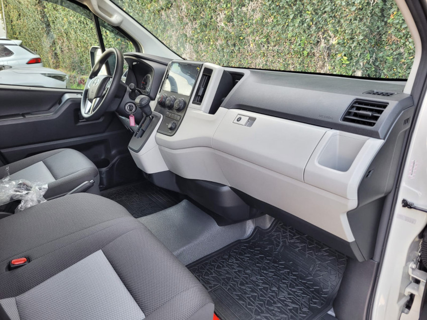 baixa km! - toyota hiace minibus dx 2.8  16l automatico15