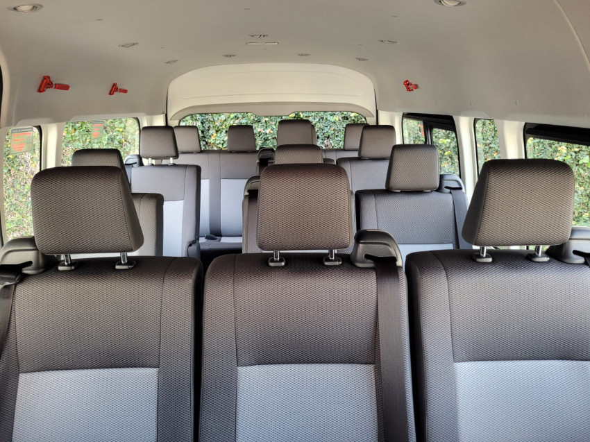 baixa km! - toyota hiace minibus dx 2.8  16l automatico11