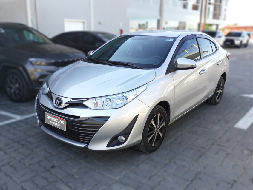 toyota yaris xs sedan 1.5 flex  automatico1